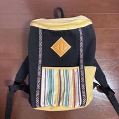 黄色バックパックのサムネイル