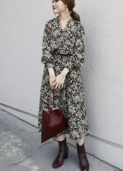【美品】SHIPS 完売 花柄 ワンピースのサムネイル