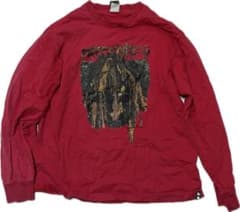 赤い長袖Tシャツ グラフィックプリントのサムネイル