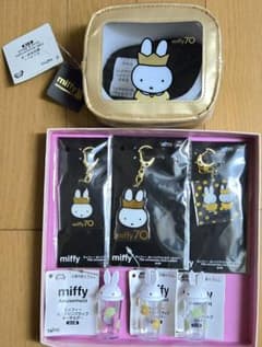 ミッフィー　miffy 　ぷっくりアクリルキーホルダー　窓付きポーチ　まとめ売り