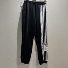 【adidas】サイドボタン トラックパンツ ブラックのサムネイル