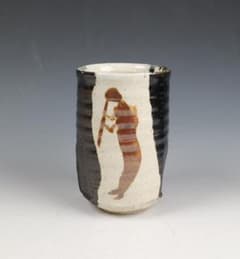 陶器 湯呑 鉄絵 鎬文 動物 陶器 湯呑 鉄絵 鎬文 動物 - メルカリ