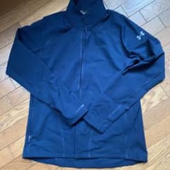 値下げ☆アンダーアーマー　Mジャケットのサムネイル