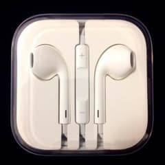 iPhoneイヤフォン／正規品／未使用のサムネイル