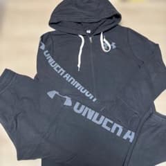 Under Armour セットアップ ブラック SMのサムネイル