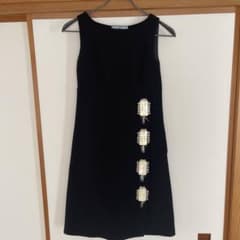 【PRADAプラダ】ビジューモチーフBLACKドレス　38サイズ PRADAプラダ】ビジューモチーフBLACKドレス 38サイズ - メルカリ