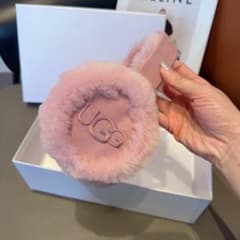 UGG シープスキンイヤーマフ[アグ] 秋冬 耳を保暖 ピンク - メルカリ