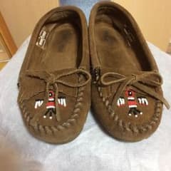 ミネトンカ モカシンのサムネイル
