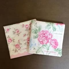 即ご購入OK！です☆ローラアシュレイ大判サイズ薔薇プリントハンカチ２枚セット新品のサムネイル