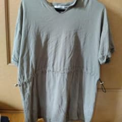 グレー 半袖 Tシャツ ゆったりシルエットのサムネイル