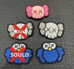 2枚売りから！スカルとクマの刺繍パッチセット。カウズのサムネイル