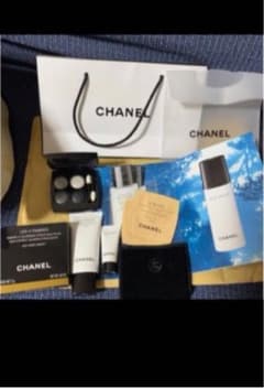 CHANEL アイシャドウ、CCクリームのセットのサムネイル