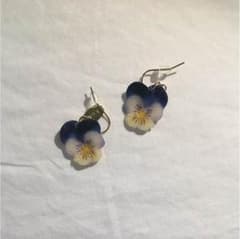 ovce Pansy ピアスのサムネイル