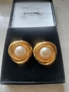 CHANEL ヴィンテージ イヤリング ゴールド パールのサムネイル