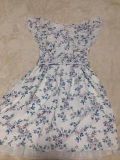 花柄ワンピースのサムネイル