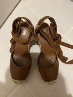 ZARA サンダル　ヒールのサムネイル
