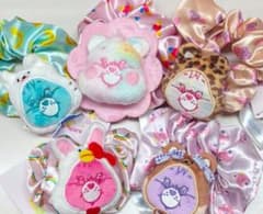 CareBears™ × ILLIT マスコット付シュシュ 全5種