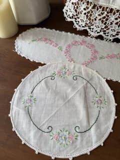 フランスアンティークஐ⋆*小さな刺繍クロス二枚セット・ドイリー