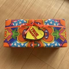 LUSH TRUE ROMANTIC ギフトセット バスボム3種のサムネイル