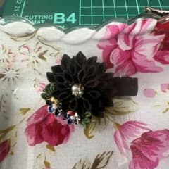 摘み細工 ヘアクリップのサムネイル