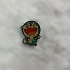 ドラえもん ピンバッジ 数十年前のもののサムネイル