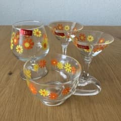 レトロ花柄ガラスグラス4個セット - メルカリ
