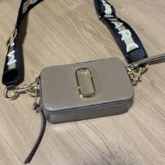 MARC JACOBS ベージュショルダーバッグのサムネイル