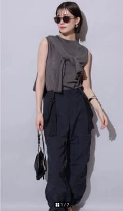 Arpege story 撥水サス付きパラシュートパンツ ネイビー - メルカリ