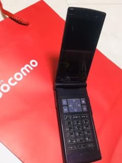 【値下げ】F-02B ドコモ　ガラケーのサムネイル