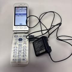 docomo F-01G シルバー折りたたみ携帯電話 ジャンク - メルカリ