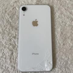 iPhone XR White 128 GB SIMフリー　背面割れのサムネイル