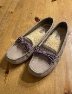 UGG アグ MEENA ミーナ 26cm モカシン スリッポン ローファー 楽天市場】UGG アグ MEENA ミーナ モカシンシューズ 1003739 インドア