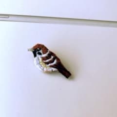 スズメ　野鳥　刺繍ブローチのサムネイル