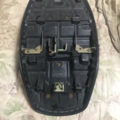 ゼファー400 純正シートのサムネイル