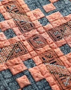 民族手仕事古布 刺繍／織り・蝋染め・刺繍の融合美／一点物 embroidery 民族手仕事古布 刺繍／織り・蝋染め・刺繍の融合美／一点物 embroidery