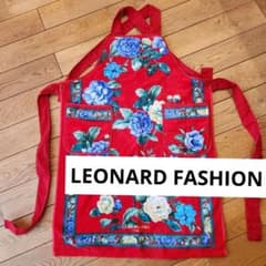 未使用　LEONARD FASHIONフラワープリントエプロンレッド　レオナール 未使用 LEONARD FASHIONフラワープリントエプロンレッド レオナール