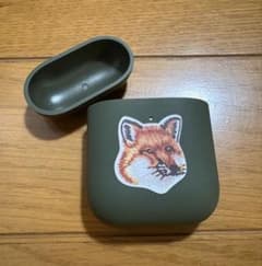 MAISON KITSUNÉ / NATIVE UNION エアーポッズケース
