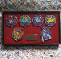 ポケットモンスター 2000ミレニアムバッジ - メルカリ