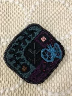 C1 ハンドメイドブローチ　ミナペルホネンのサムネイル