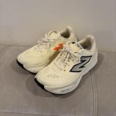 ニューバランス Fresh Form More V5 25cm 白 1回のみ使用 ニューバランス Fresh Form More V5 25cm 白 1回のみ使用 - メルカリ