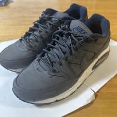 NIKE AIR MAX スニーカーのサムネイル
