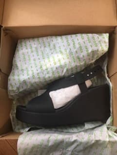 新品未使用　クロックス　crocs サンダルのサムネイル