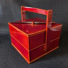【飛騨春慶】朱塗り 手提げ二段重箱（箸付き）伝統工芸品