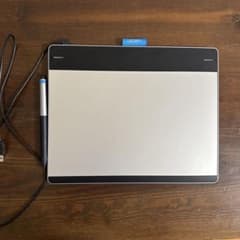 wacom intuos ペンタブレットのサムネイル