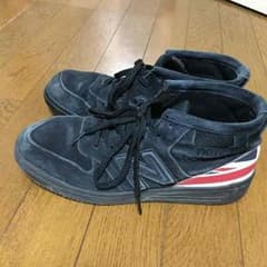 ニューバランス スニーカーのサムネイル