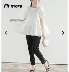 Fit more フィットモア フラワー ジャガード ペプラム トップス　完売品のサムネイル