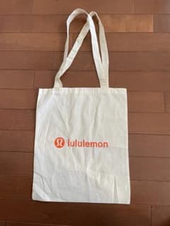 lululemon エコバッグ ホワイトのサムネイル