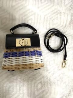 Furla フルラ ミニハンド　ショルダーバッグ　トップハンドルのサムネイル