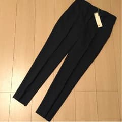 新品タグ付き BACCA スリムパンツのサムネイル