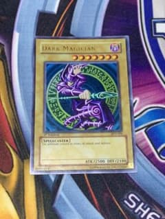 遊戯王 ブラック・マジシャン DARK MAGICIANのサムネイル
